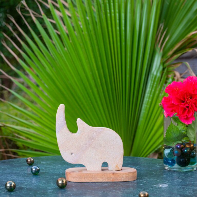 SANDSTONE-DECORATIVE-OBJECT-WITH-ACACIA-WOOD-BASE