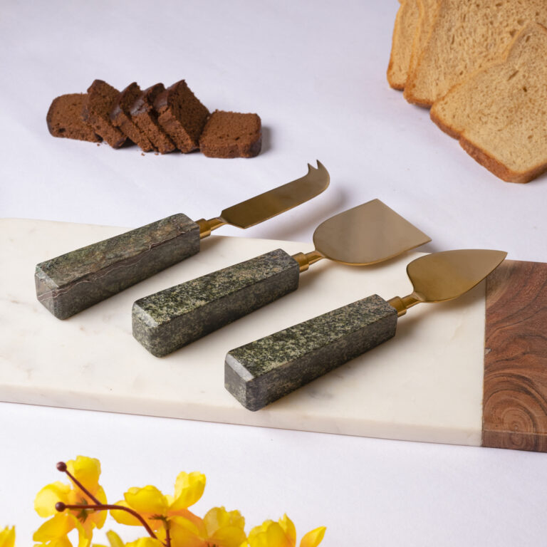 black-marble-cutlery-set