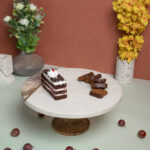 brown-white-marble-cake-stand