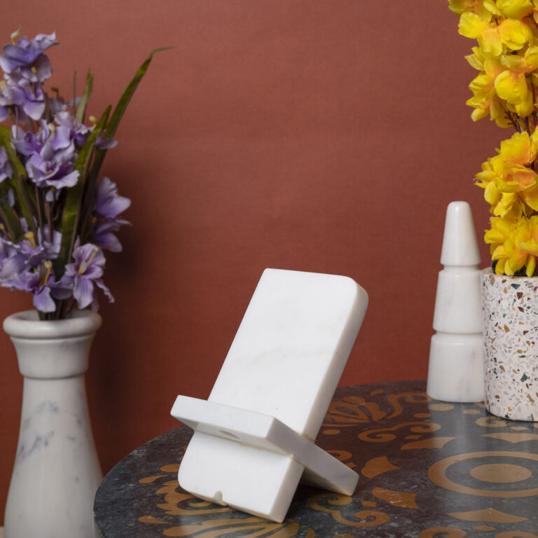 white-marble-phone-stand