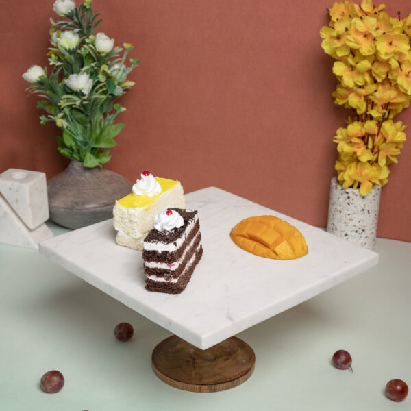 white-marble-square-cake-stand