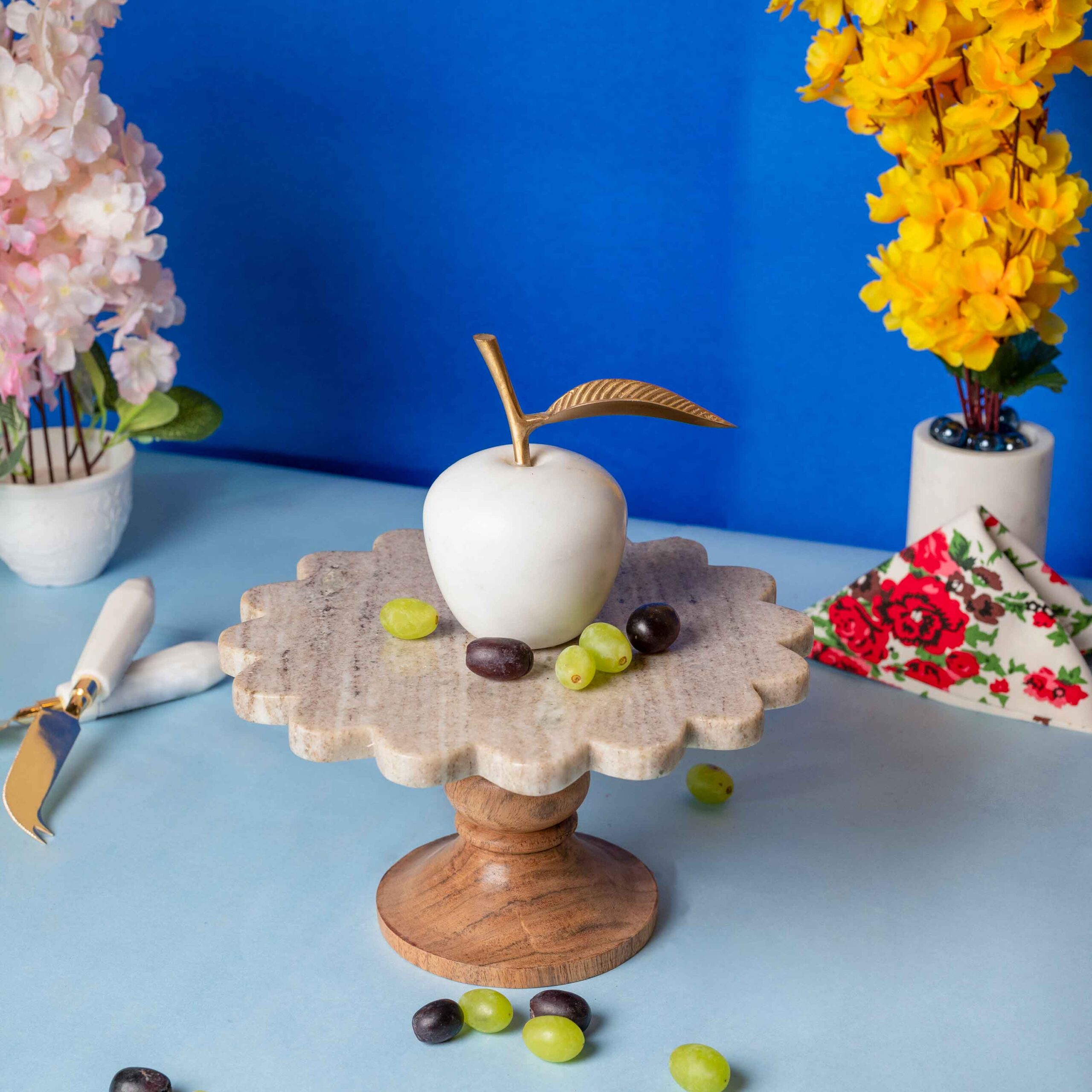 BROWN MARBLE CAKE STAND WITH WOOD BASE